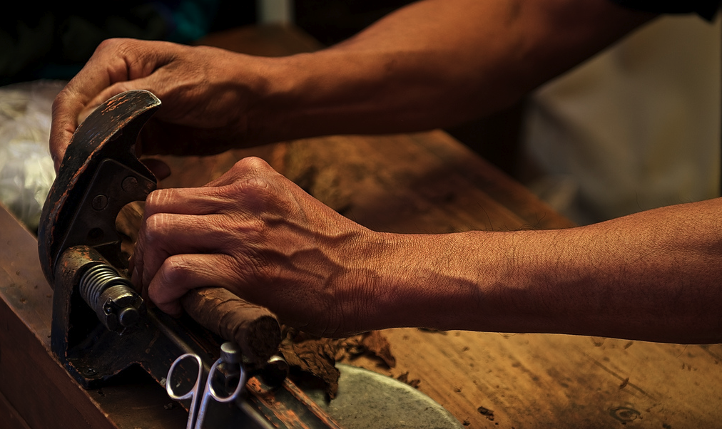 Cigar Making on The Streets